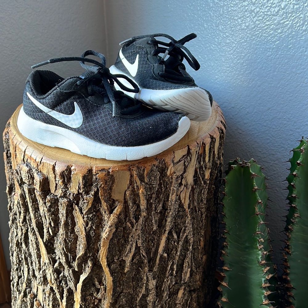 Boys nikes